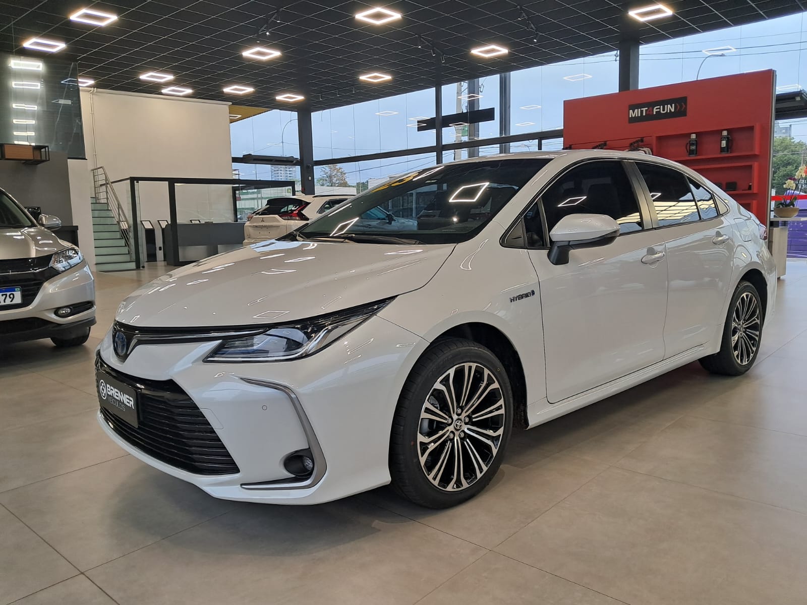 Foto Toyota Corolla Altis Hybrid 2023